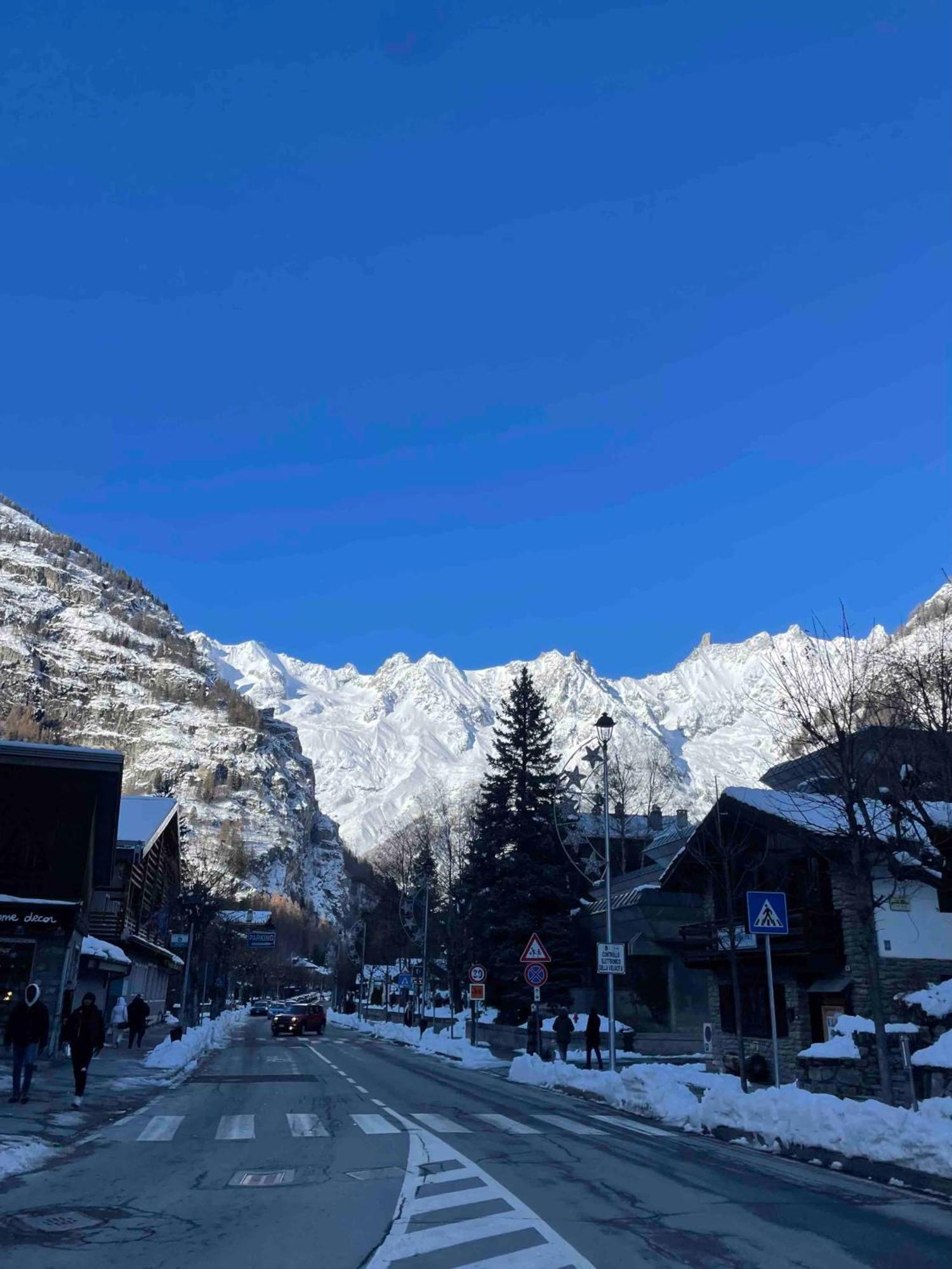 Chalet Mont Blanc De Courmayeur Buitenkant foto